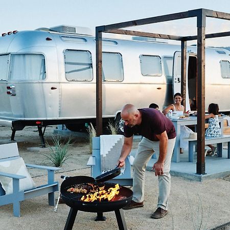 ホテル Autocamp ジョシュア・ツリー エクステリア 写真